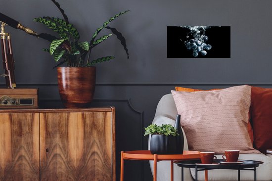 Muurstickers - Sticker Folie - Blauwe bessen - Fruit - bes - Stilleven - Water - Zwart - 40x20 cm - Plakfolie - Muurstickers Kinderkamer - Zelfklevend Behang - Zelfklevend behangpapier - Stickerfolie