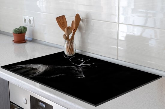 KitchenYeah® Inductie beschermer 80x52 cm - Hert - Zwart - Portret - Gewei - Dieren - Kookplaataccessoires - Afdekplaat voor kookplaat - Inductiebeschermer - Inductiemat - Inductieplaat mat