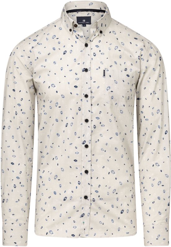 Wit overhemd met all-over blauwe bloemenprint. Staat op een paspop.