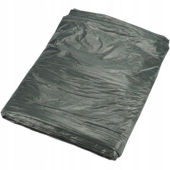 Netjes gevouwen, doorschijnend, grijs plastic folie op een witte achtergrond.