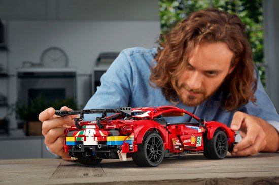 LEGO Technic Ferrari 488 GTE AF Corse #51 - 42125