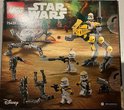 LEGO Star Wars 75431 Battle Pack avec des Clone Troopers jaunes et blancs, des Battle Droids et des véhicules.