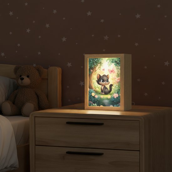 Nachtlampje 15x20 cm - Kinder lamp - Kat - Zwart - Bos - Vlinders - Tafellamp kinderkamer - Slaapkamer lamp - Bedlamp kinderen - Kinderlampje stopcontact - Wandlamp babykamer - Nachtlampjes van Merkloos — afbeelding 2