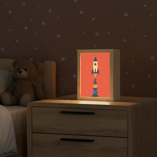 Nachtlampje 15x20 cm - Kinder lampje - Raket - Planeten - Rood - Tafellamp kinderkamer - Slaapkamer lamp - Bedlamp kinderen - Kinderlampje stopcontact - Wandlamp babykamer - Nachtlampjes van OnlyWow — afbeelding 2