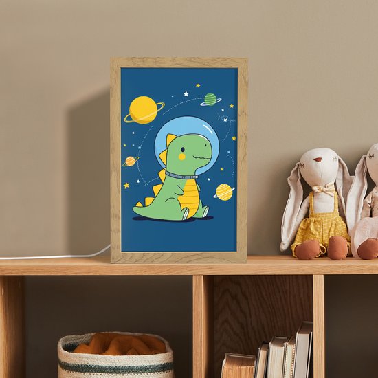 Nachtlampje 20x30 cm - Kinder lampje - Dino - Ruimte - Planeten - Tafellamp kinderkamer - Slaapkamer lamp - Bedlamp kinderen - Kinderlampje stopcontact - Wandlamp babykamer - Nachtlampjes van OnlyWow — afbeelding 3