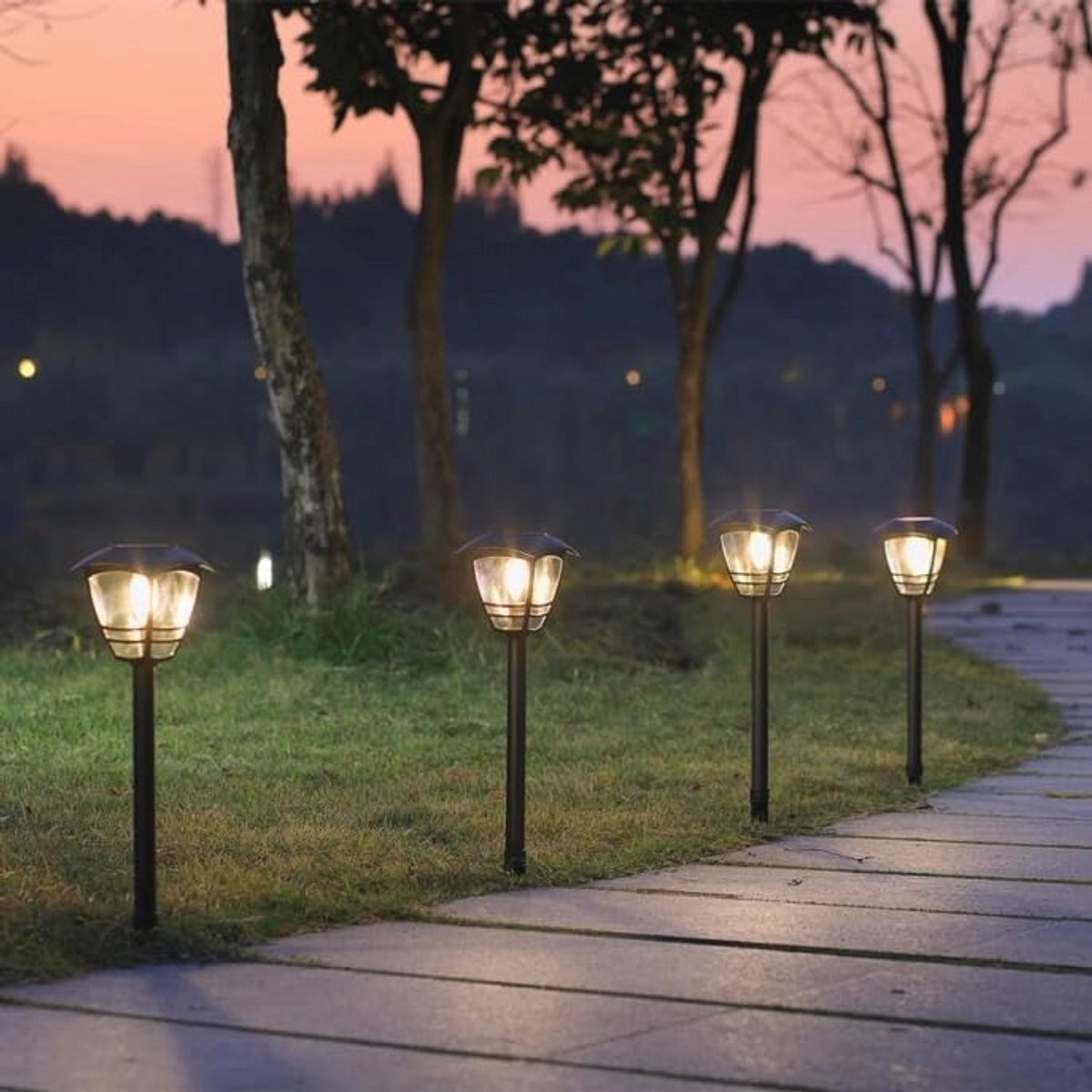Solar LED path light with ground spike | Incl. filament LED lamp | Simple assembly | Warm white light 3000 Kelvin | Set of 4
