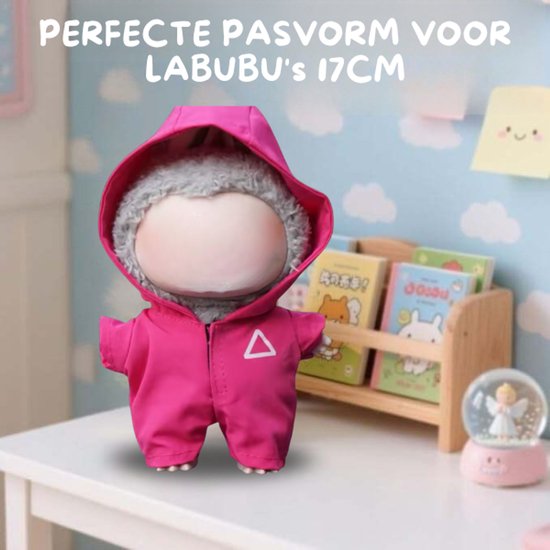 Roze Poppenkleding - Met Overall van Inspired by Squid Game - Cool & Stoer - Geschikt voor Labubu van Merkloos — afbeelding 2