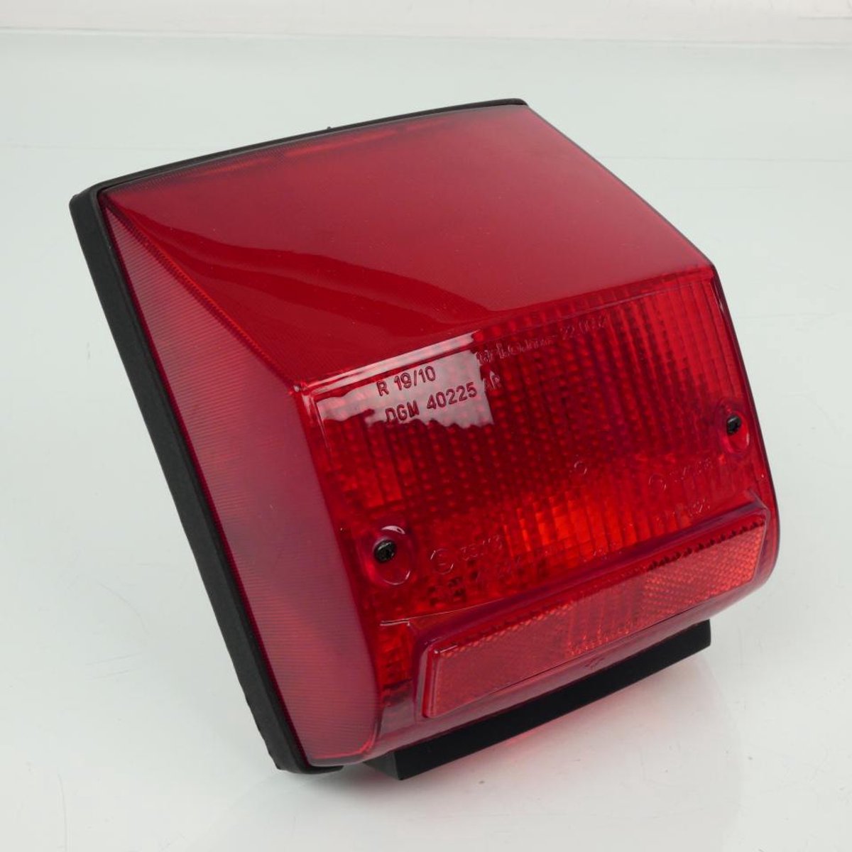 Feu arrière origine pour scooter Piaggio 80 Vespa Pxe 1981 à 1997 219091 Neuf