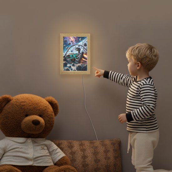 Nachtlampje 15x20 cm - Kinder lampje - Dino - Ruimte - Jongens - Tafellamp kinderkamer - Slaapkamer lamp - Bedlamp kinderen - Kinderlampje stopcontact - Wandlamp babykamer - Nachtlampjes van OnlyWow — afbeelding 5