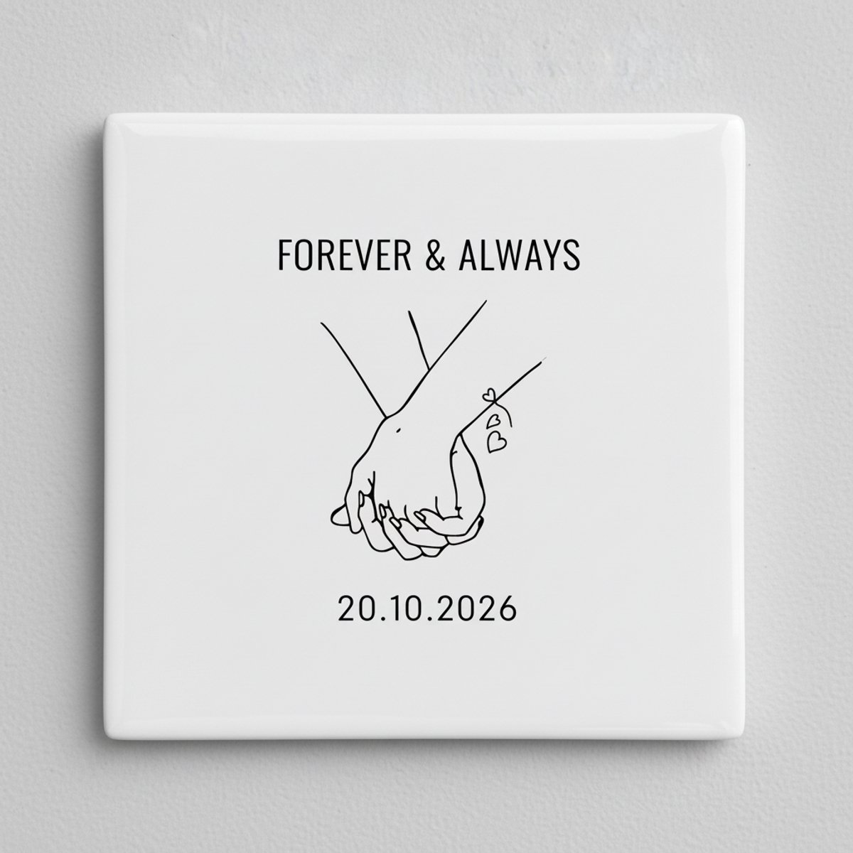 Nevolis Decoratieve Keramische Tegel “Forever & Always” met Handen Vasthouden Illustratie – Romantische Minimalistische Woondecoratie – 15 × 15 cm Multi Color