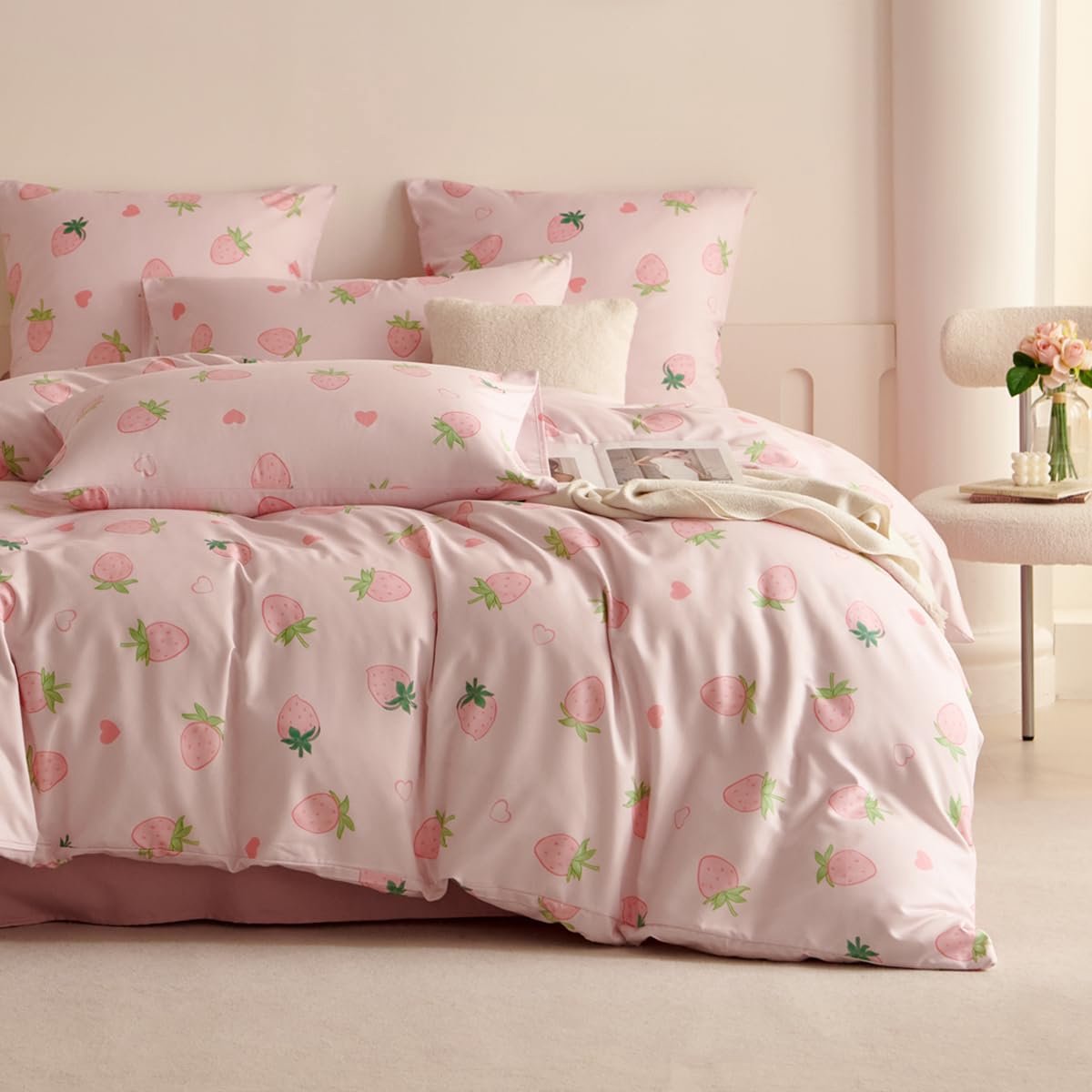 Unyqoos Roze beddengoedset met aardbeienprint en microvezel dekbedovertrek