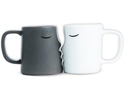 Set van 2 Keramische Mokken Kus van Koppels - Romantisch Cadeau voor Jubileum, Bruiloft en Valentijn