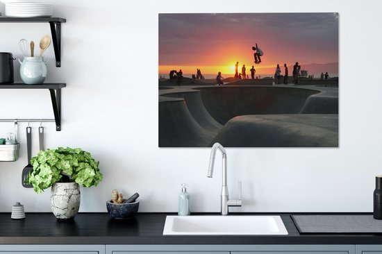 Canvas schilderij 80x60 cm - Wanddecoratie Skateboarders in Venice Beach bij zonsondergang - Muurdecoratie woonkamer - Slaapkamer decoratie - Kamer accessoires - Schilderijen op canvas