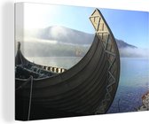 Viking ship on lake 120x80 cm - Tirage photo sur toile (Décoration murale salon / chambre)