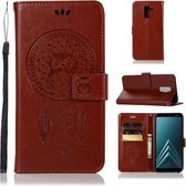 Windgong Uil Embossing Patroon Horizontale Leren Flip Case met Houder & Kaartsleuven & Portemonnee Voor Galaxy J8 (2018) (Bruin)