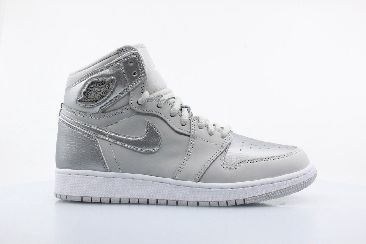 Nike Nike Air Jordan 1 Retro High Sneakers Unisex Grijs
