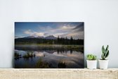 Canvas Schilderij Uitzicht over het Nationaal park Jasper in Alberta - 30x20 cm - Wanddecoratie