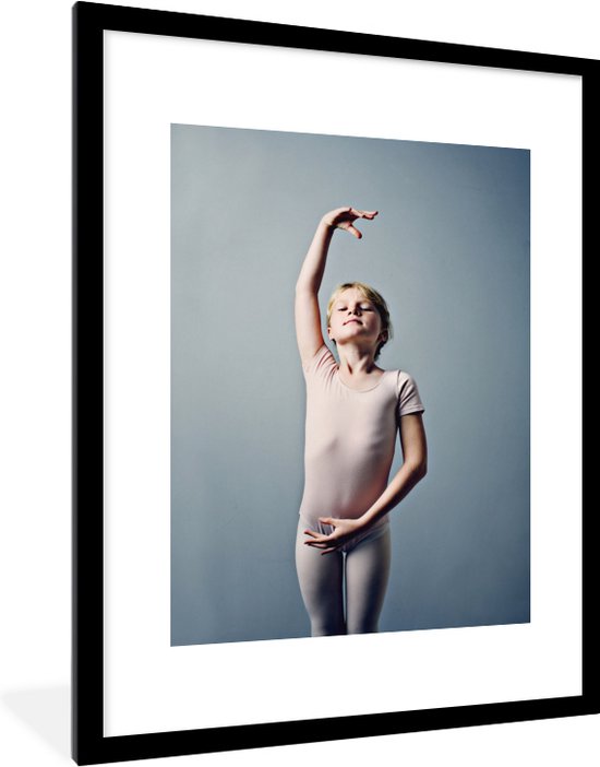 Fotolijst incl. Poster - Portret van een jonge ballerina - 60x80 cm - Posterlijst