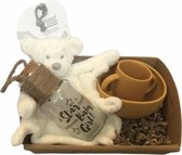 Babycadeau - Babypakket - Kraampakket - Geboortecadeau - Giftpakket - Meisje - Dienblad - Apenhoofd-knuffeldoekje - Beker en bakje - Starlight (groot model) met verlichte sterren - In cadeauv