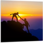 Forex - Bergbeklimmers tijdens Zonsondergang - 100x100cm Foto op Forex