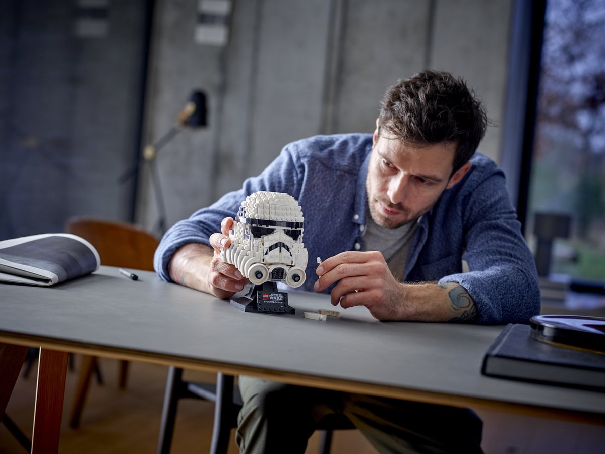 LEGO Star Wars Stormtrooper helm 75276 — afbeelding 9