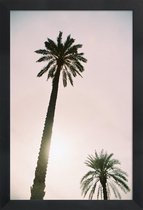 JUNIQE - Poster in houten lijst Palm Trees -20x30 /Roze