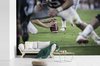 Behang - Fotobehang American Football spelers die klaar zijn om de bal te schoppen - Breedte 360 cm x hoogte 240 cm