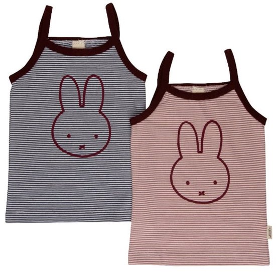 Twee gestreepte hemdjes, één blauw en één roze, met een rode Miffy-opdruk.