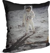 Buzz Aldrin walks on the moon (maanlanding) - Foto op Sierkussen - 40 x 40 cm