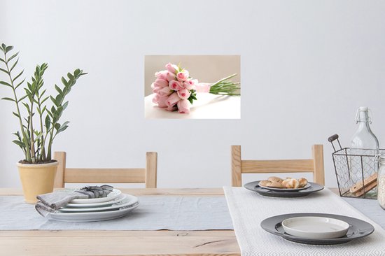 Stickers muraux - Film autocollant - Un bouquet de roses roses sur une table blanche - 30x20 cm - Film adhésif - Stickers muraux Chambre d'enfant - Papier peint autocollant - Papier peint autocollant - Film autocollant