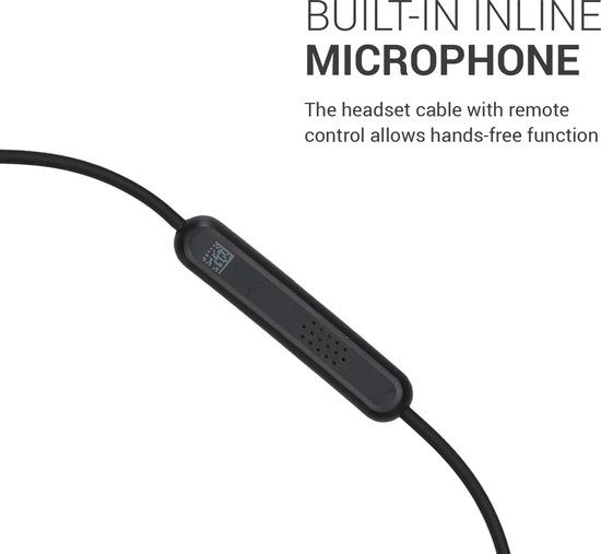 Zwarte koptelefoonkabel met inline microfoon en bedieningselementen. 'BUILT-IN INLINE MICROPHONE'.