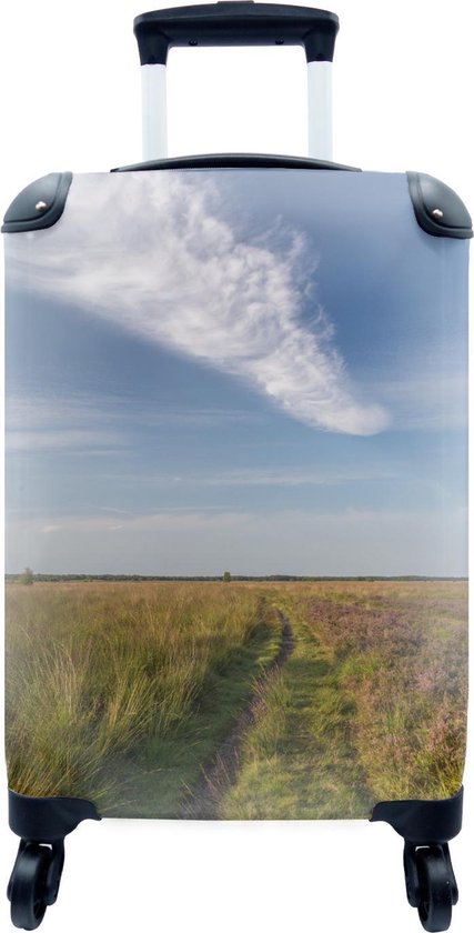 Koffer - Een opvallende boven het Nationaal Park Dwingelderveld in Nederland -... |