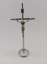 Staand zilverkleurig kruis 16 x 6 cm