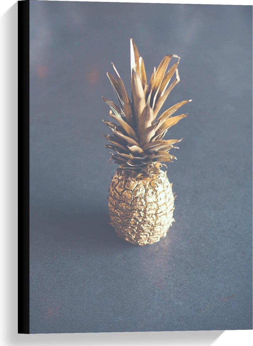 Canvas - Miniatuurbeeldje van Gouden Ananas - 40x60cm Foto op Canvas Schilderij (Wanddecoratie op Canvas)