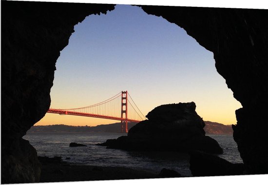 Dibond - Golden Gate Bridge met Zonsondergang - 150x100cm Foto op Aluminium (Met Ophangsysteem)