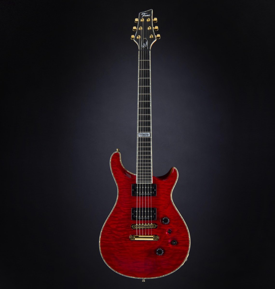 Fame Forum Custom Quilted Maple TRD Transparent rouge - Guitare électrique  sur mesure | bol.com