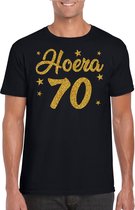 Hoera 70 jaar verjaardag cadeau t-shirt - goud glitter op zwart - heren - cadeau shirt M