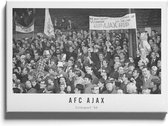 Walljar - Poster Ajax - Voetbalteam - Amsterdam - Eredivisie - Zwart wit - AFC Ajax supporters '66 - 40 x 60 cm - Zwart wit poster