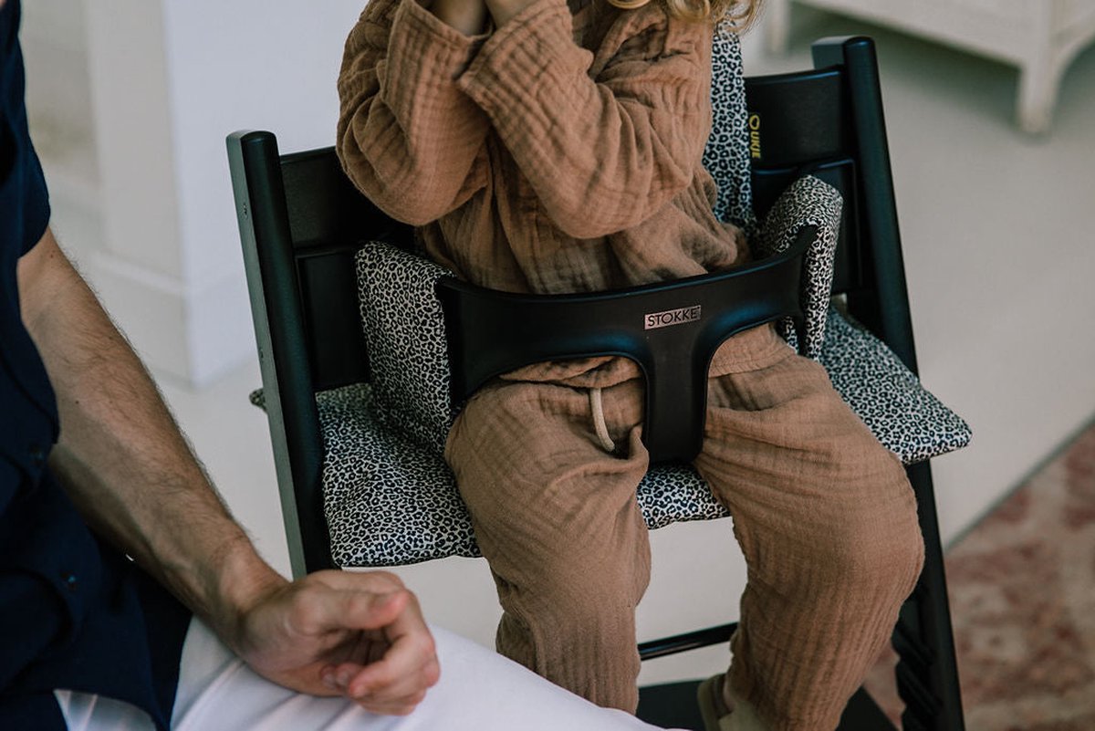 Ukje Stoelverkleiner - Geschikt voor Stokke Tripp Trapp - Geplastificeerd - Kinderstoel - Kussenset - Zand Luipaard - Extra dik – foto 7