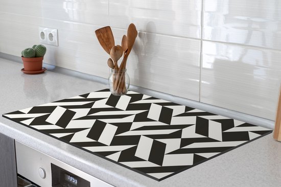 KitchenYeah® Inductie beschermer 83x51.5 cm - Zwart - Wit - Geometrische vormen - Patronen - Kookplaataccessoires - Afdekplaat voor kookplaat - Inductiebeschermer - Inductiemat - Inductieplaat mat