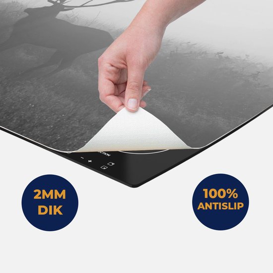 Chefcare Inductie Beschermer Hert tijdens de Mist - Zwart Wit - 65x55 cm - Afdekplaat Inductie - Kookplaat Beschermer - Inductie Mat