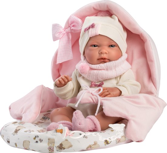 Llorens 1073806 Pop Nica, met blauwe ogen, babypop met vinyl lichaam, incl. outfit en groot knuffelnest, poppenmeisje, New Born, 40 cm Llorens 1073806 Pop Nica, met blauwe ogen, babypop met vinyl lichaam, incl. outfit en groot knuffelnest, poppenmeisje, New Born, 40 cm