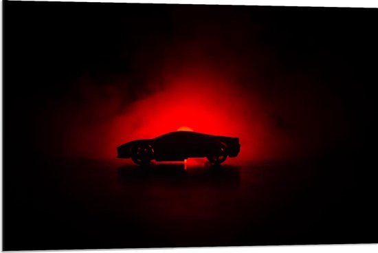Dibond - Silhouet van Sportauto bij Rood Licht - 90x60cm Foto op Aluminium (Met Ophangsysteem)