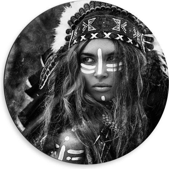 Dibond Wandcirkel - Vrouwelijke Indiaan (zwart/wit) - 50x50cm Foto op Aluminium Wandcirkel (met ophangsysteem)