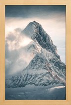 JUNIQE - Poster met houten lijst Sneeuw berg foto -13x18 /Grijs & Wit