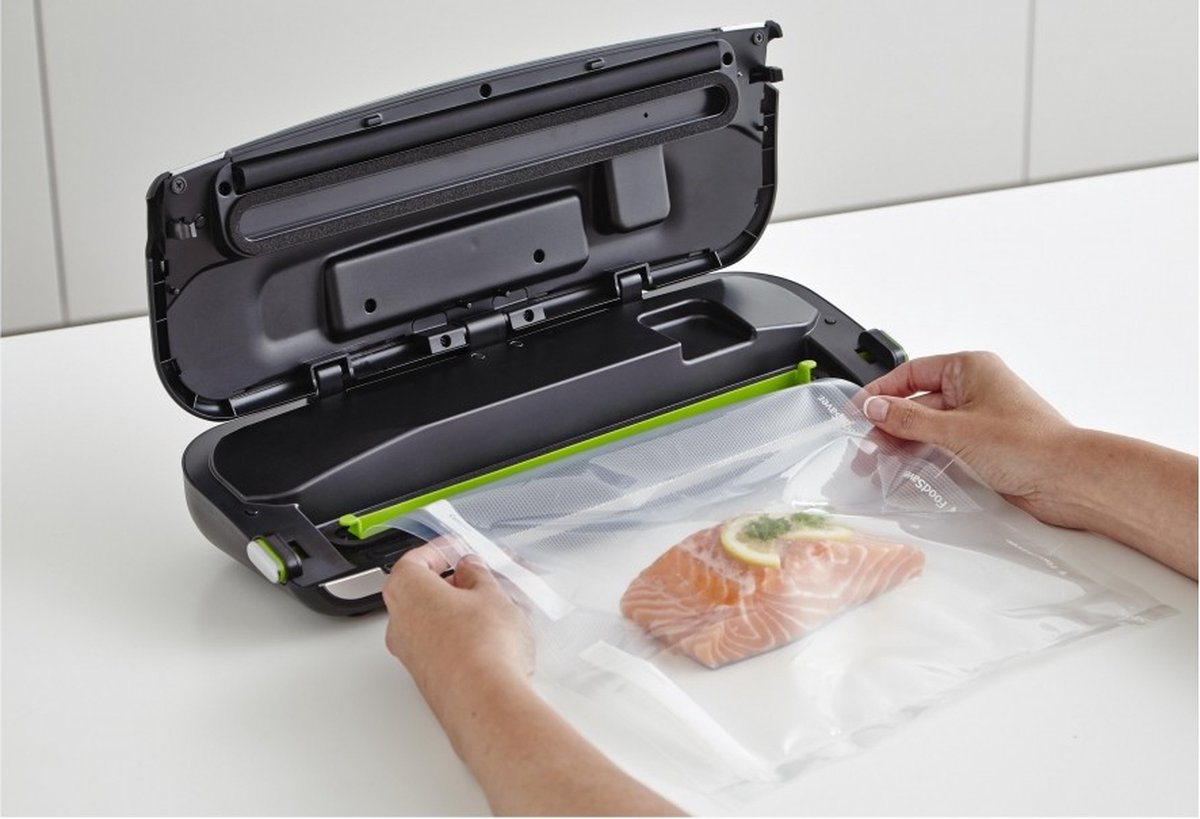 FOODSAVER Sac sous vide FSR2802 : 2 rouleaux 28cm sur 5,5 m pas cher 