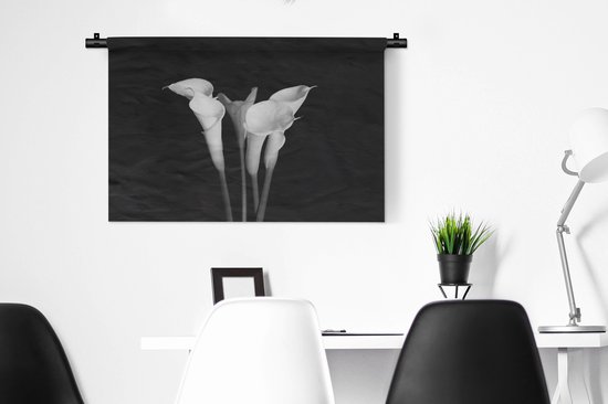 Tapisserie Plantes sur fond noir - Gros plan de fleurs de lys calla sur fond noir Tapisserie en coton 90x60 cm - Tapisserie avec photo