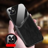 All-inclusive lederen + organische glazen telefoonhoes met metalen ijzeren plaat voor iPhone 12 Pro (zwart)