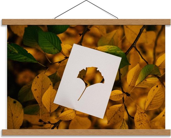 Schoolplaat – Gele Bladeren met Wit Blad - 60x40cm Foto op Textielposter (Wanddecoratie op Schoolplaat)