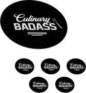 Onderzetters voor glazen - Rond - Quote - Koken - Grillen - Zwart - Culinary badass - Spreuken - Titel - 10x10 cm - Glasonderzetters - 6 stuks